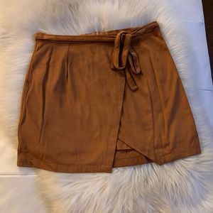 Super cute swayed brown skirt